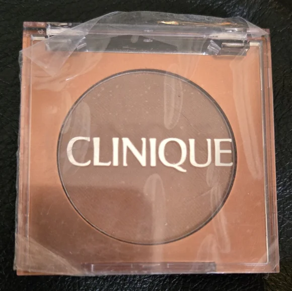 HOST PICK!🎉🎊Clinique Bronzer Milk Trifle Kat Von D Epic Kiss & brush Set LOT - Picture 9 of 13